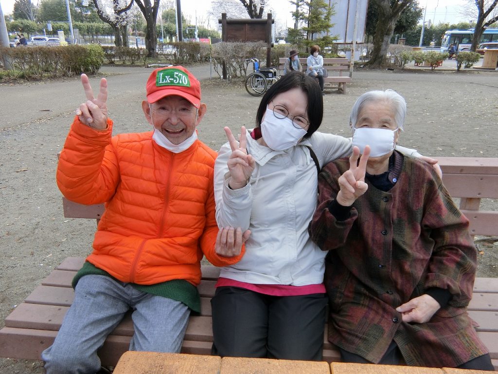 栃木県宇都宮市-養護老人ホーム-アオーラ而今-お花見-02