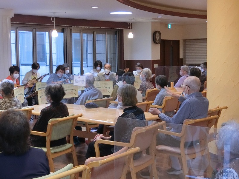 栃木県宇都宮市-養護老人ホーム-アオーラ而今-マンドリン演奏会-05