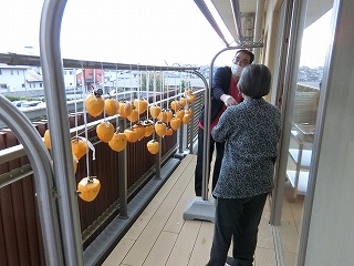 栃木県宇都宮市-養護老人ホーム-アオーラ而今-干し柿-04