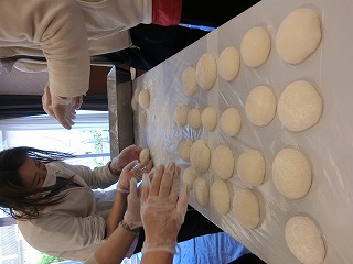 栃木県宇都宮市-養護老人ホーム-アオーラ而今-年末恒例もちつき-04