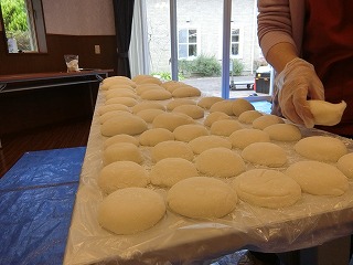 栃木県宇都宮市-養護老人ホーム-アオーラ而今-年末恒例もちつき-05