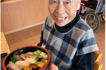 デリバリー昼食会🍣☺