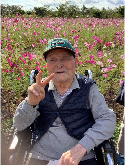 栃木県宇都宮市-ケアハウスアオーラ而今-外出支援コスモスを見に-03