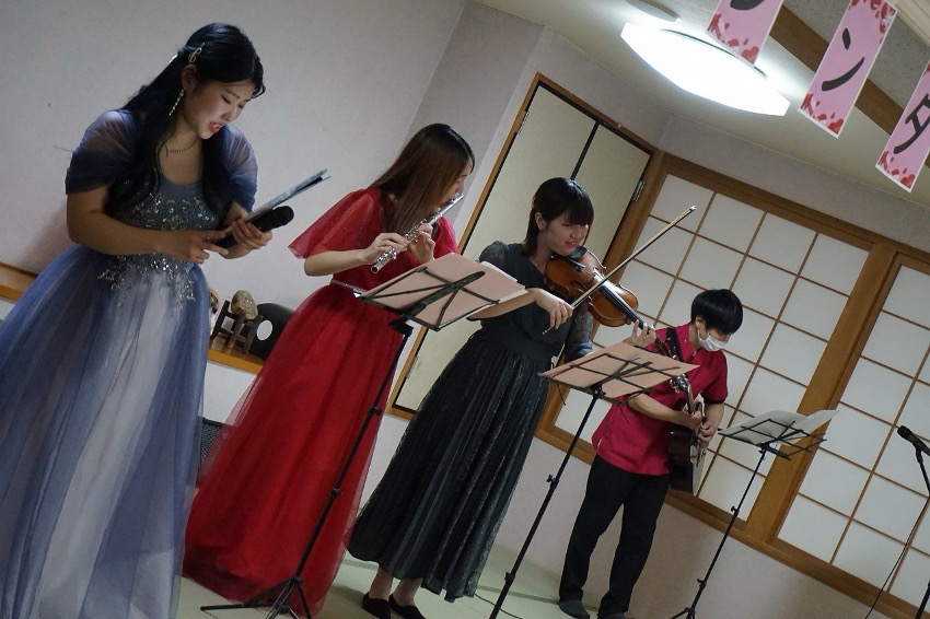 栃木県さくら市-特別養護老人ホーム-にこんきつれ荘-バレンタインコンサート-04